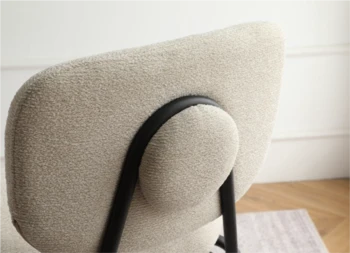 כיסא דגם "חנה"